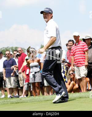 14. Juli 2013 Uhren - Silvis, ILLINOIS, USA - Jerry Kelly seine Putt am 9. Grün in der letzten Runde des John Deere Classic Golfturnier am TPC Deere Durchlauf in Silvis, Illinois Sonntag, 14. Juli 2013. (Kredit-Bild: © Kevin E. Schmidt/ZUMAPRESS.com) Stockfoto