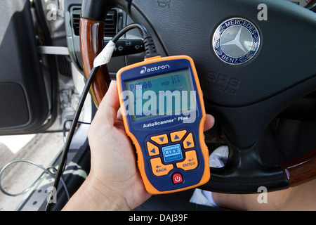 OBD II Kfz Diagnose-Tool - USA Stockfoto