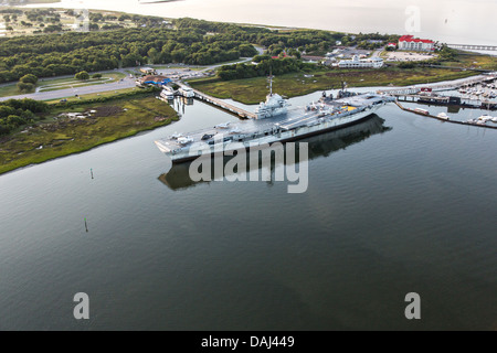 Luftbild von der USS Yorktown und die Patriots Point in Mount Pleasant, SC Stockfoto