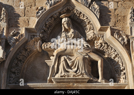 Pieta, Architekturdetail Franziskanerkloster, Altstadt, Dubrovnik, Kroatien Stockfoto