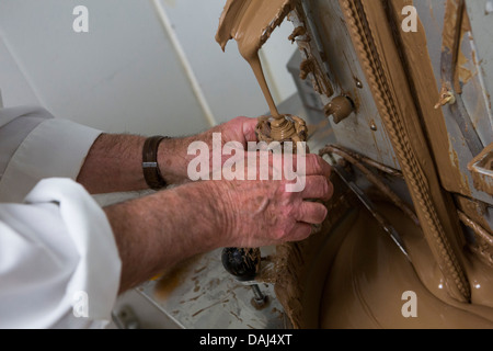 Herstellung von Schokolade in der Dolle Salz Wasser Taffy Fabrik in Ocean City, Maryland. Stockfoto