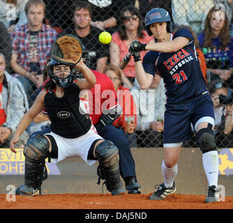 Softball-EM, Frauen, Tschechien Vs Russland, Prag, Tschechische Republik, 12. Juli 2013. (Foto/Stanislav Zbynek CTK) Stockfoto