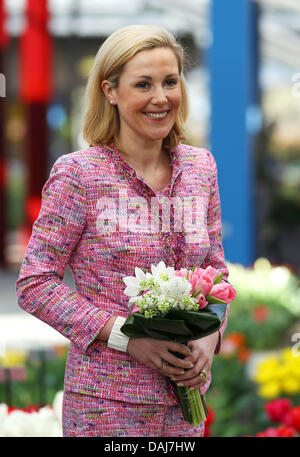 Das Bild zeigt Bettina Wulff, die Ehefrau von der deutsche Bundespräsident Christian Wulff Lisse, Niederlande am 23. März 2011 zu besuchen. Bei der Eröffnungsfeier der Tulpe Anbau Show benannt Keukenhof eine Neuzüchtung Tulpe nach Bettina Wulff. FOTO: OLIVER BERG Stockfoto