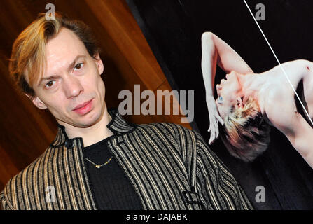 Staatsballett Berlin Intendant Vladimir Malakhov besucht eine Pressekonferenz über das Unternehmen kündigt das Repertoire für die Saison 2011/12 in Berlin, Deutschland, 29. März 2011. Foto: Jens Kalaene Stockfoto