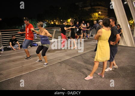 Rom, Italien. 14. Juli 2013. -Swing Dance Event auf Ponte della Musica Brücke in Rom Italien Credit: Gari Wyn Williams / Alamy Live News Stockfoto