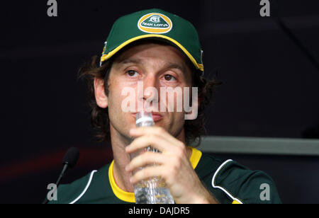 Italienische Formel1-Fahrer Jarno Trulli von Lotus während der Pressekonferenz auf dem Sepang Circuit außerhalb Kuala Lumpur, Malaysia, 7. April 2011 zu sehen. Der Formel 1 Grand Prix von Malaysia stattfinden am 10. April 2011. Foto: Jens Buettner dpa Stockfoto