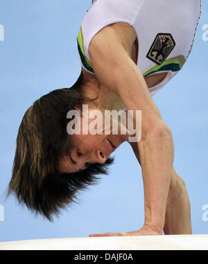 Deutscher Leichtathlet Oksana Chusovitina in Aktion während der Frauen Finale der Gymnastik-Europameisterschaft 2011 in der Max-Schmeling-Halle-Sportstätte in Berlin, Deutschland, 9. April 2011. Foto: Jan Woitas Stockfoto