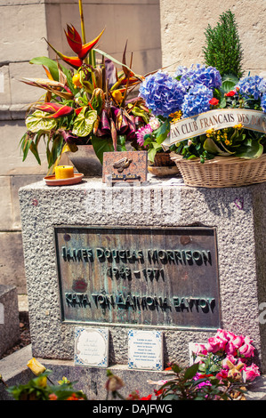 Das Grab von Rockmusiker Jim Morrison in Père Lachaise Friedhof, Paris, Frankreich Stockfoto