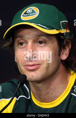 Italienische Formel1-Fahrer Jarno Trulli von Lotus während der Pressekonferenz auf dem Sepang Circuit außerhalb Kuala Lumpur, Malaysia, 7. April 2011 zu sehen. Foto: Jens Büttner Stockfoto