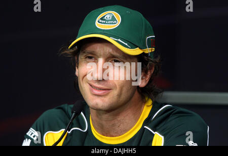 Italienische Formel1-Fahrer Jarno Trulli von Lotus während der Pressekonferenz auf dem Sepang Circuit außerhalb Kuala Lumpur, Malaysia, 7. April 2011 zu sehen. Foto: Jens Büttner Stockfoto