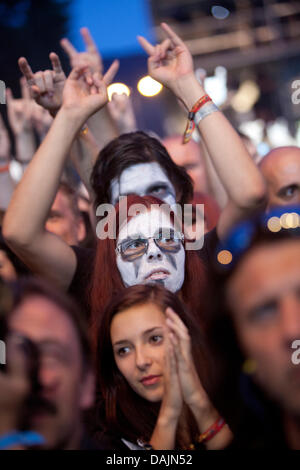 Vizovice, Tschechische Republik. 14. Juli 2013. Fans anhören der Heavy-Metal-Oper Avantasia während des Masters of Rock Festival in Vizovice, Tschechische Republik, 14. Juli 2013. Bildnachweis: Josef Omelka/CTK Foto/Alamy Live-Nachrichten Stockfoto