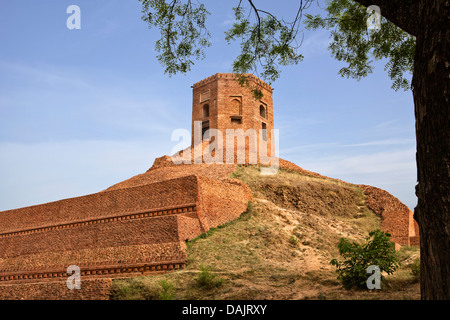 Ruinen des buddhistischen Stupa Chaukhandi Stupa, Sarnath, Varanasi, Uttar Pradesh, Indien Stockfoto