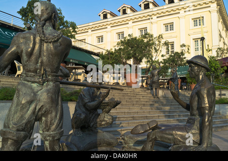 Dh Bronze Skulpturen Statuen Boat Quay Singapur eine große Emporium von Malcolm Koh British Empire Skulpturen Colonial Stockfoto