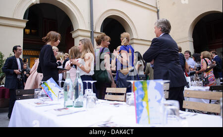 Der Vorsitzende Abendessen während der DLD (Digital Life Design) Frauen bei Schumanns am 14. Juli 2012 in München. DLD Women ist eine Weltneuheit-Konferenz mit einem Fokus auf weibliche Märkte in Wirtschaft, Medien, Technologie, Gesellschaft, Gesundheitswesen Stockfoto