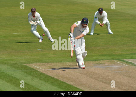 Manchester, UK. 15. Juli 2013. Gareth Rees (Glamorgan) spielt den Ball Bein am ersten Tag der 4-Tage-Spiel gegen Lancashire. Kredit-Lancashire V Glamorgan Emirates Old Trafford, Manchester, UK 15. Juli 2013: John Fryer/Alamy Live News Stockfoto