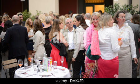 Der Vorsitzende Abendessen während der DLD (Digital Life Design) Frauen bei Schumanns am 14. Juli 2012 in München. DLD Women ist eine Weltneuheit-Konferenz mit einem Fokus auf weibliche Märkte in Wirtschaft, Medien, Technologie, Gesellschaft, Gesundheitswesen Stockfoto