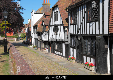 Mittelalterliche Fachwerkhäuser in der Kirche Platz Roggen East Sussex England Großbritannien Stockfoto