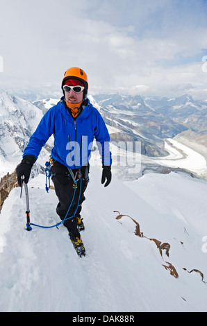 Bergsteiger auf Monte Rosa Duforspitze (4634m), höchste Gipfel in der Schweiz Zermatt, Valais, Schweizer Alpen, Schweiz, Europa (MR) Stockfoto