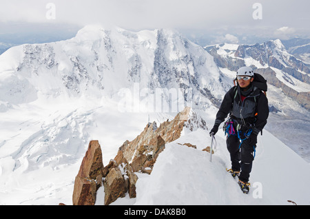 Bergsteiger auf Monte Rosa Duforspitze (4634m), höchste Gipfel in der Schweiz Zermatt, Valais, Schweizer Alpen, Schweiz, Europa (MR) Stockfoto