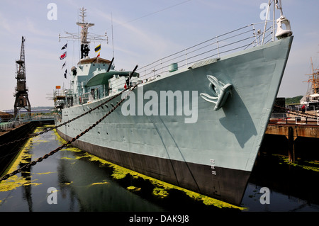 Chatham, Kent, England. Chatham Historic Dockyard. Zerstörer HMS Kavalier (1944) Stockfoto