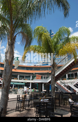 OUTDOOR-CAFE JACKSONVILLE LANDING NORDUFER WATERFRONT JACKSONVILLE FLORIDA USA Stockfoto