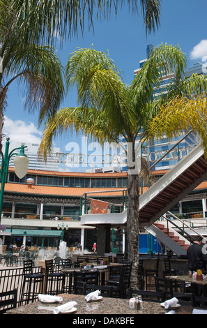 OUTDOOR-CAFE JACKSONVILLE LANDING NORDUFER WATERFRONT JACKSONVILLE FLORIDA USA Stockfoto