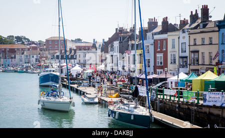 Die Straßen auf dem Dorset Sea Food Festival 2013 im Hafen von Weymouth Stockfoto