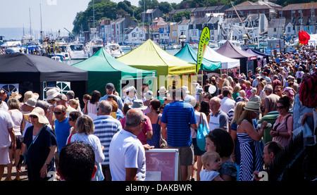 Die Straßen auf dem Dorset Sea Food Festival 2013 im Hafen von Weymouth Stockfoto