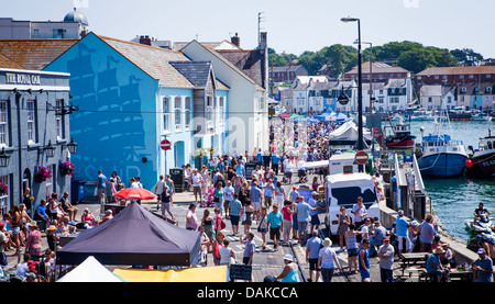 Die Straßen auf dem Dorset Sea Food Festival 2013 im Hafen von Weymouth Stockfoto