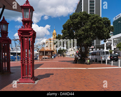 dh Quay Street AUCKLAND NEW ZEALAND Auckland Waterfront Fahrbahn alten dock Laternenmasten Stockfoto