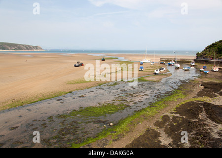 Dorf Abersoch, Wales. Erhöhten malerischen Blick auf Abersoch Hafenstrand bei Ebbe. Stockfoto