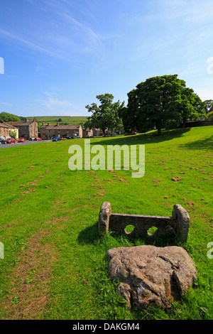 Bestände auf dem Dorfplatz, Bainbridge, Wensleydale, North Yorkshire, Yorkshire Dales National Park, England, UK. Stockfoto