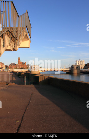 Hafen Sie Brücke Haus Treppe Fall Fluß yare, Hafen Sie, Brücke, Great Yarmouth Rathaus, great Yarmouth, Norfolk, Großbritannien Stockfoto