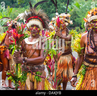 Leute des Stammes Selehoto Alunumuno Stammes Tracht und Tanz, Hochland von Papua-Neu-Guinea Stockfoto