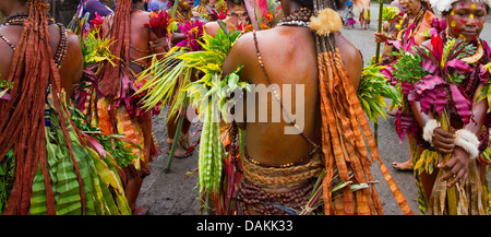 Leute des Stammes Selehoto Alunumuno Stammes Tracht und Tanz, Hochland von Papua-Neu-Guinea Stockfoto