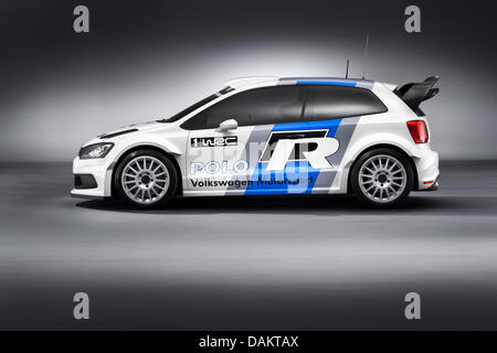Eine undatierte VW Handout Bild zeigt das neue Rallye-Auto Polo R WRC von Volkswagen Motorsport. Deutsche Automobilhersteller Volkswagen betritt die Rallye-Weltmeisterschaft. Ab 2013 wird der Polo R WRC Rallye bereits etablierten Automobilmarken herausfordern. Foto: Volkswagen Motorsport / redaktionelle Nutzung nur Stockfoto