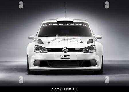 Eine undatierte VW Handout Bild zeigt das neue Rallye-Auto Polo R WRC von Volkswagen Motorsport. Deutsche Automobilhersteller Volkswagen betritt die Rallye-Weltmeisterschaft. Ab 2013 wird der Polo R WRC Rallye bereits etablierten Automobilmarken herausfordern. Foto: Volkswagen Motorsport / redaktionelle Nutzung nur Stockfoto