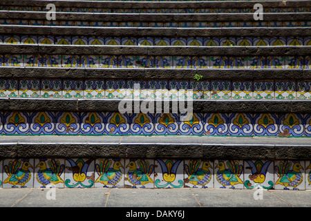 Blick auf die berühmte Scalinata di Santa Maria del Monte, Stadt Caltagirone, Provinz Catania, Sizilien, Sicilia, Italy, Italia Stockfoto