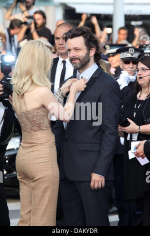 Schauspielern Rachel McAdams und Michael Sheen kommen bei der Premiere von "Dornröschen" auf der 64. Internationalen Filmfestspiele von Cannes am Palais des Festivals in Cannes, Frankreich, 12. Mai 2011. Foto: Hubert Boesl Stockfoto