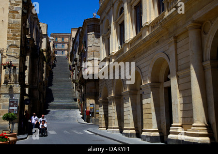 Blick auf die berühmte Scalinata di Santa Maria del Monte, Stadt Caltagirone, Provinz Catania, Sizilien, Sicilia, Italy, Italia Stockfoto