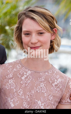 Schauspielerin Mia Wasikowska besucht die Photocall zum Film "Restless" auf der 64. Internationalen Filmfestspiele von Cannes Palais des Festivals in Cannes, Frankreich, 13. Mai 2011. Foto: Hubert Boesl Stockfoto