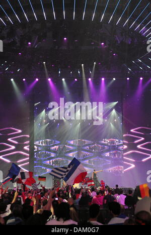 Atmosphäre während der Bekanntgabe der Punkte während des großen Finales des Eurovision Song Contest in Düsseldorf, 14. Mai 2011. 25 Teilnehmer konkurrieren um die Trophäe des 56. Eurovision Song Contest. Foto: Joerg Carstensen Dpa/Lnw +++(c) Dpa - Bildfunk +++ Stockfoto