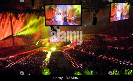 Atmosphäre beim Finale des Eurovision Song Contest 2011 in Düsseldorf, 14. Mai 2011. 25 Teilnehmer konkurrieren um die Trophäe des 56. Eurovision Song Contest. Foto: Michael Kieffer Dpa/lnw Stockfoto