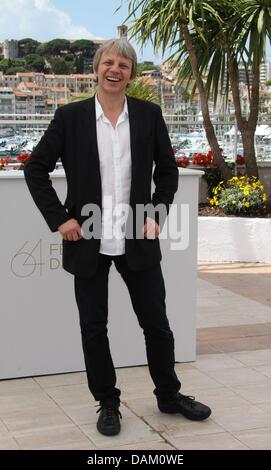 Deutscher Regisseur Andreas Dresen stellt bei Photocall "Stopped auf dem richtigen Weg" auf der 64. Internationalen Filmfestspiele von Cannes am Palais des Festivals in Cannes, Frankreich, am 15. Mai 2011. Foto: Hubert Boesl Stockfoto