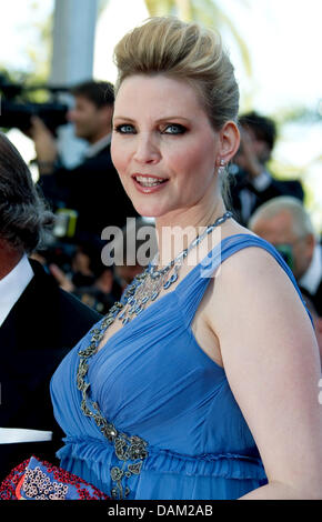 Deutsche Model Nadja Auermann besucht die Premiere von "Der Biber" auf der 64. Internationalen Filmfestspiele von Cannes am Palais des Festivals in Cannes, Frankreich, am 17. Mai 2011. Foto: Hubert Boesl Stockfoto