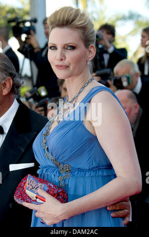 Deutsche Model Nadja Auermann besucht die Premiere von "Der Biber" auf der 64. Internationalen Filmfestspiele von Cannes am Palais des Festivals in Cannes, Frankreich, am 17. Mai 2011. Foto: Hubert Boesl Stockfoto