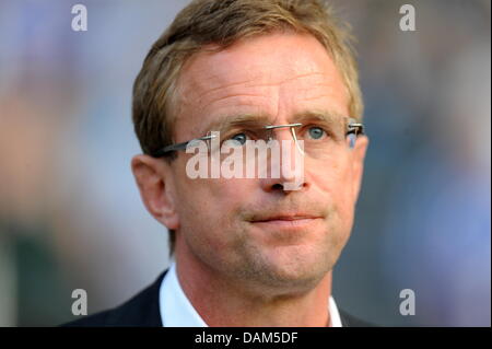 Fußball DFB-Pokalfinale: MSV Duisburg - FC Schalke 04:00 Samstag (21.05.2011) Im Olympiastadion in Berlin. Schalkes Trainer Ralf Rangnick Vor Dem Spiel. Foto: Maurizio Gambarini dpa Stockfoto