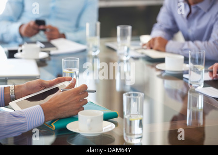 Business-Leute sitzen in treffen Stockfoto