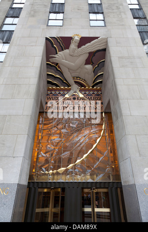 General Electric Building Fassade, Rockefeller Center, NYC, USA Stockfoto