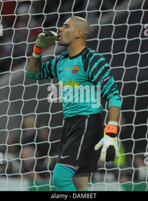 Torwart Victor Valdes von Barcelona feiert während der UEFA Champions League Finale zwischen FC Barcelona und Manchester United im Wembley-Stadion, London, Großbritannien, 28. Mai 2011. Foto: Soeren Stache Stockfoto